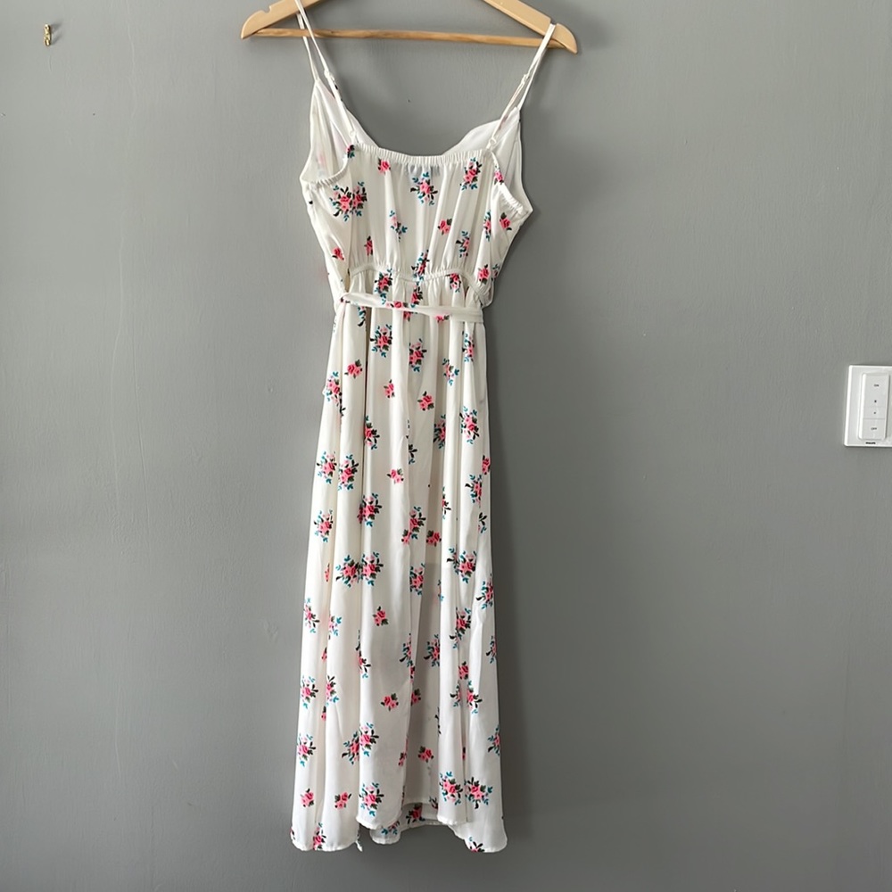 White Floral Dress - Picture 2 of 8
